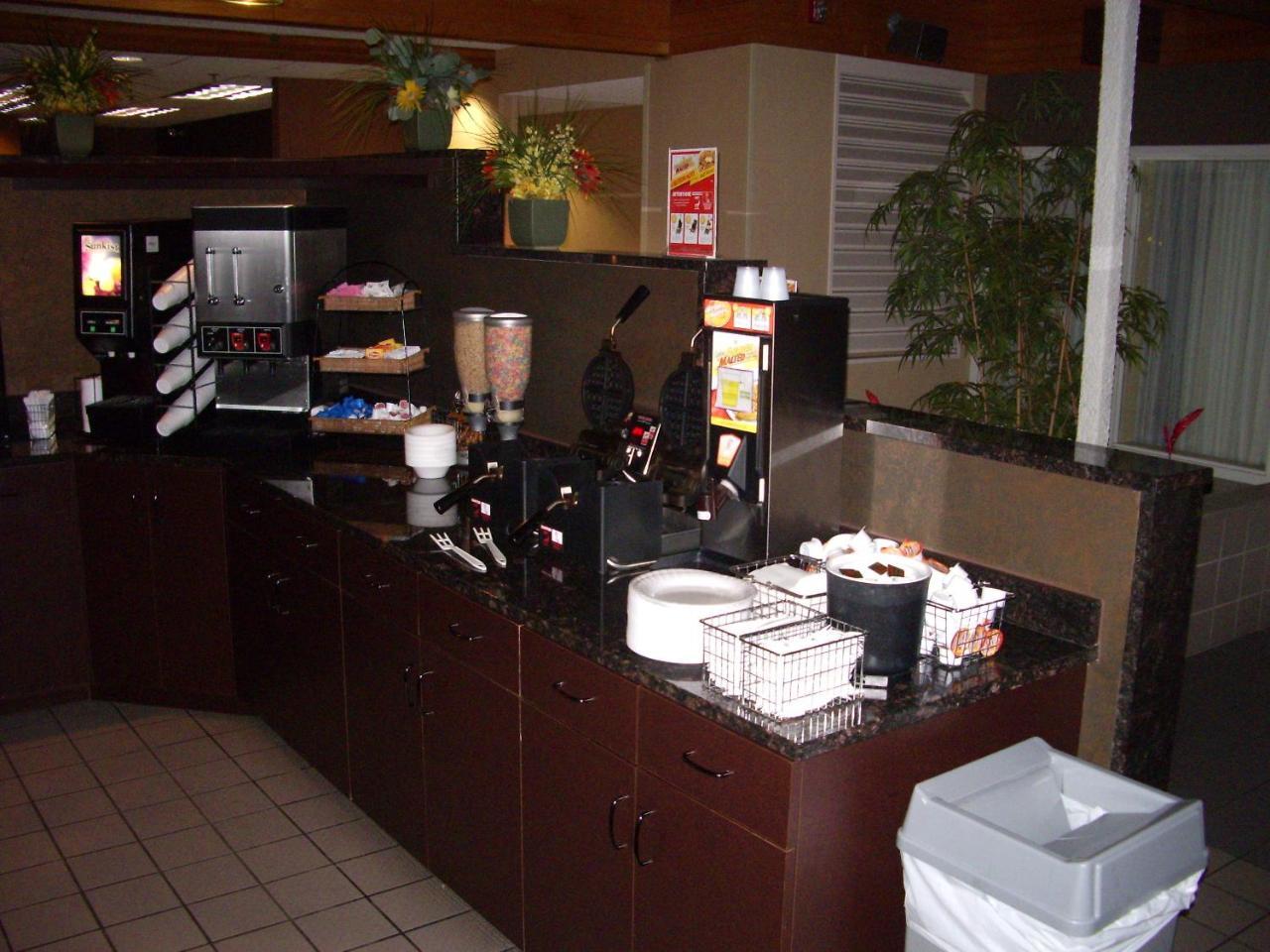 C'Mon Inn & Suites FargoFargo  Kültér fotó